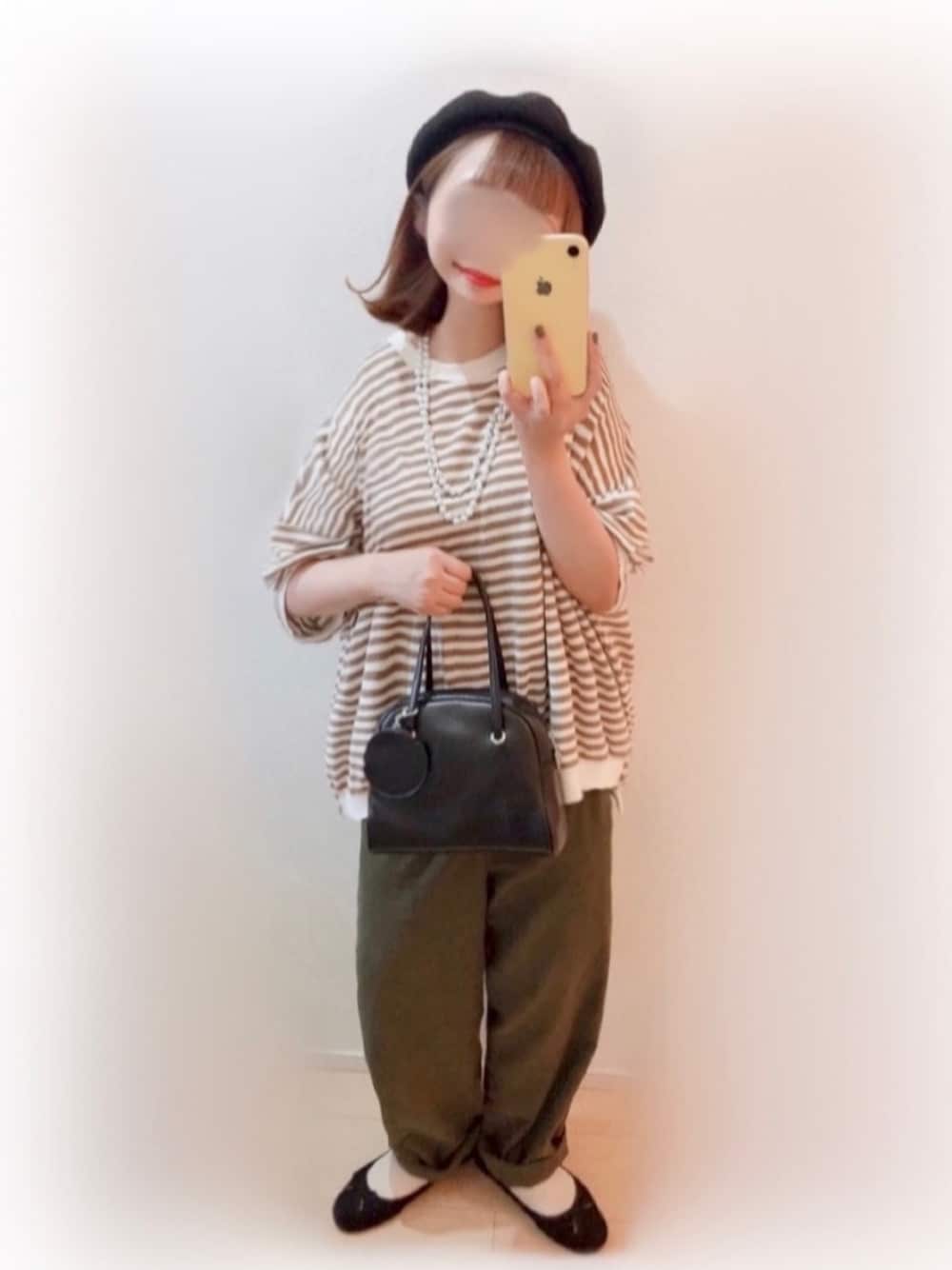 「ボーダー、ボーダートップス、スウェット、ビッグシルエット、ワイドパンツ、ボストンバッグ、バレエシューズ、ベレー帽、ボリューム袖、きれいめカジュアル、プチプラ、GU、大人カジュアル、ミニバッグ、オーバーサイズ」｜「classicalelfのビッグボーダー柄ミドル丈クルーネックカットソー（半袖）（Tシャツ/カットソー、ベージュ系）」を使った、まる☺︎さん（レディース・157cm）の夏コーディネートの1枚目の写真