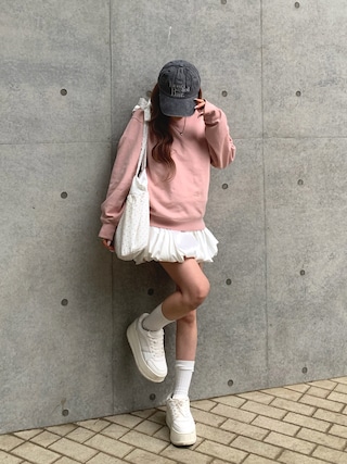 「NEUNA（ヌナ）のサテンバルーンミニスカート（スカート）」を使った、mayu さん（レディース・153cm）の冬コーディネート