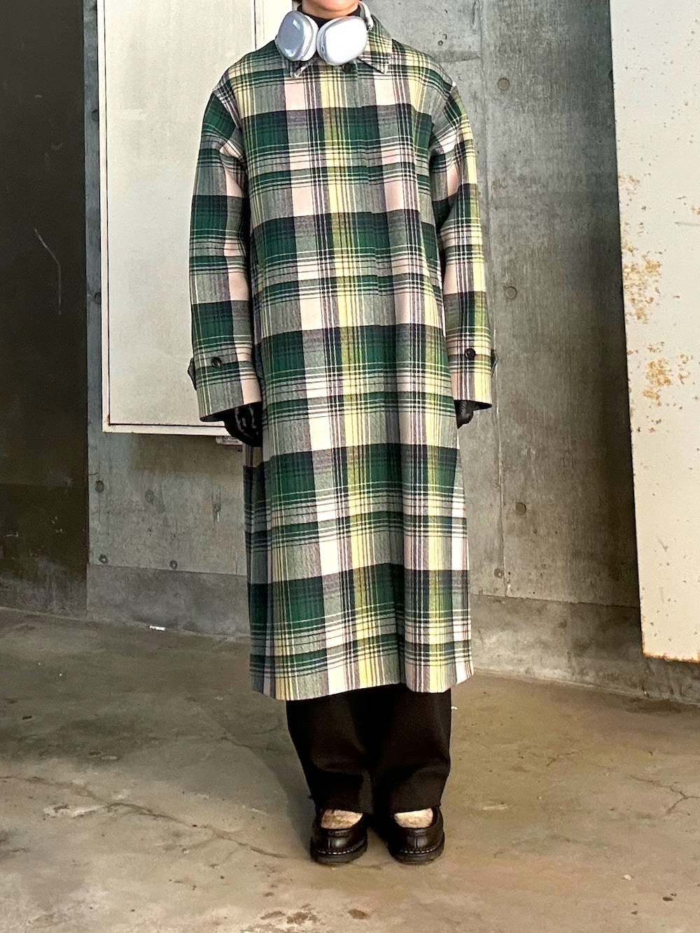 ERNEST W. BAKERの手袋を使ったメンズ人気ファッションコーディネート