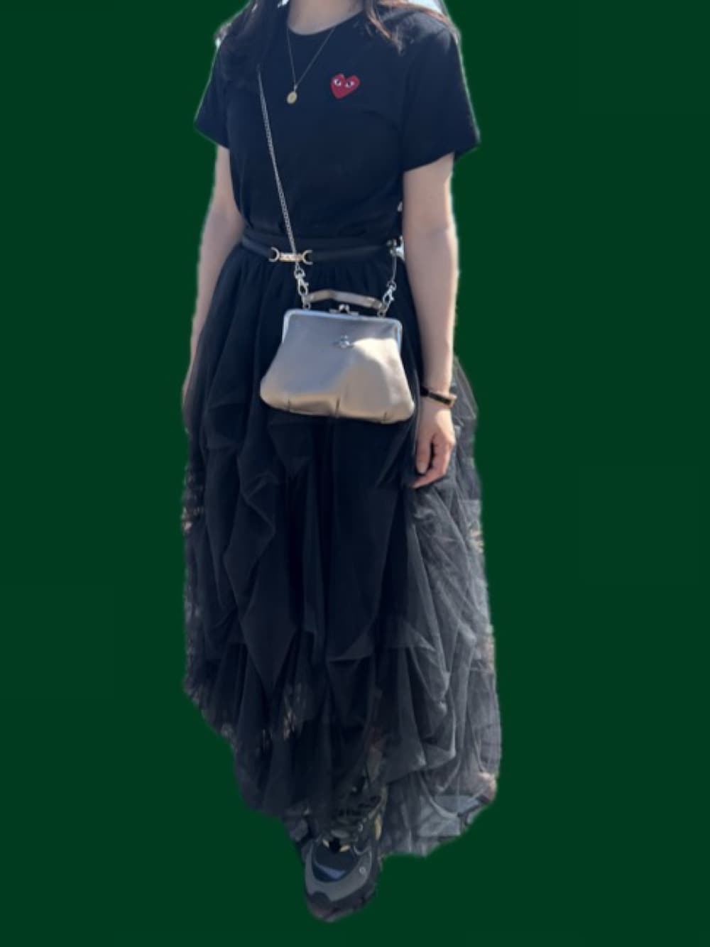 「春服コーデ」｜「COMME des GARCONSのアイテム（Tシャツ/カットソー、ブラック系）」を使った、BINYOさん（レディース・160cm）の春コーディネートの1枚目の写真