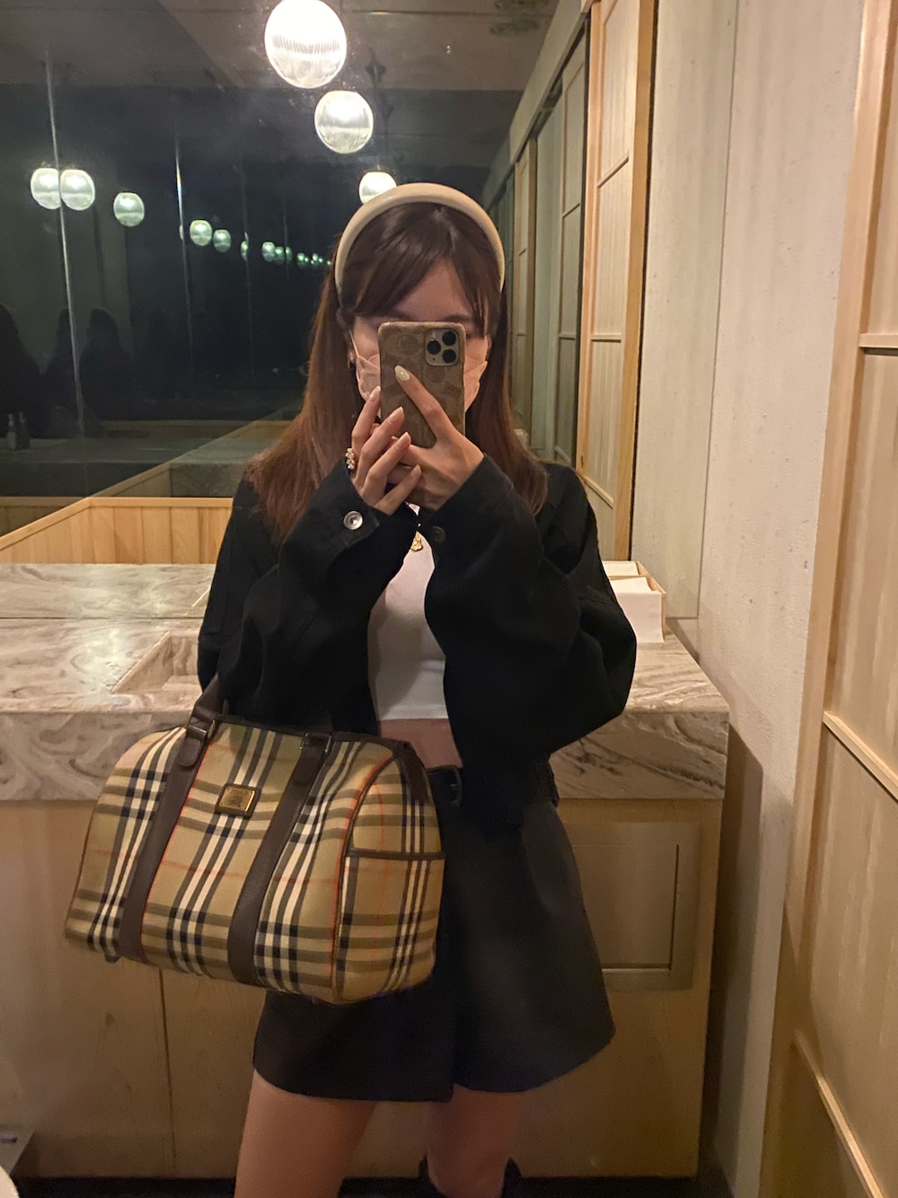 BURBERRYのボストンバッグ（ベージュ系）を使った人気