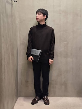 「アイテム（クラッチバッグ、グレー系）」を使った、駆さん（メンズ・166cm）の秋コーディネート