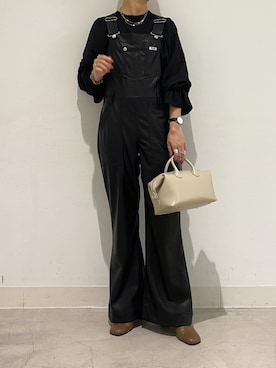 「Wrangler」｜「アイテム（オールインワン・サロペット）」を使った、田原美波さん（レディース・158cm）の秋コーディネート