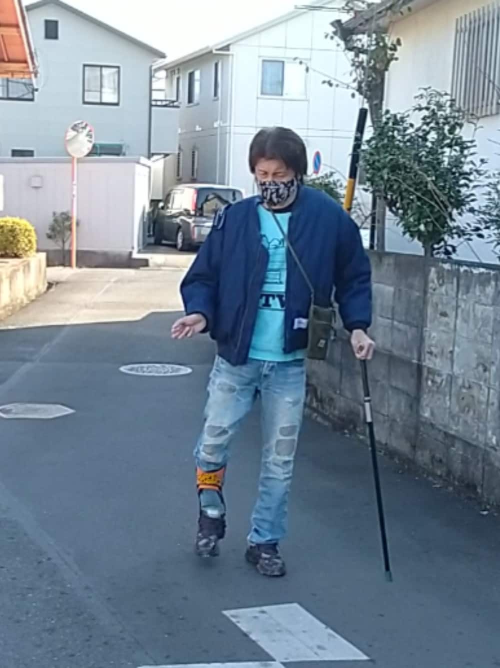 「ウォーキングスタイル」｜「A BATHING APEのとライバル柄（マスク、ベージュ系）」を使った、🤘hiroyuki🤘さん（メンズ・181cm）の冬コーディネートの1枚目の写真