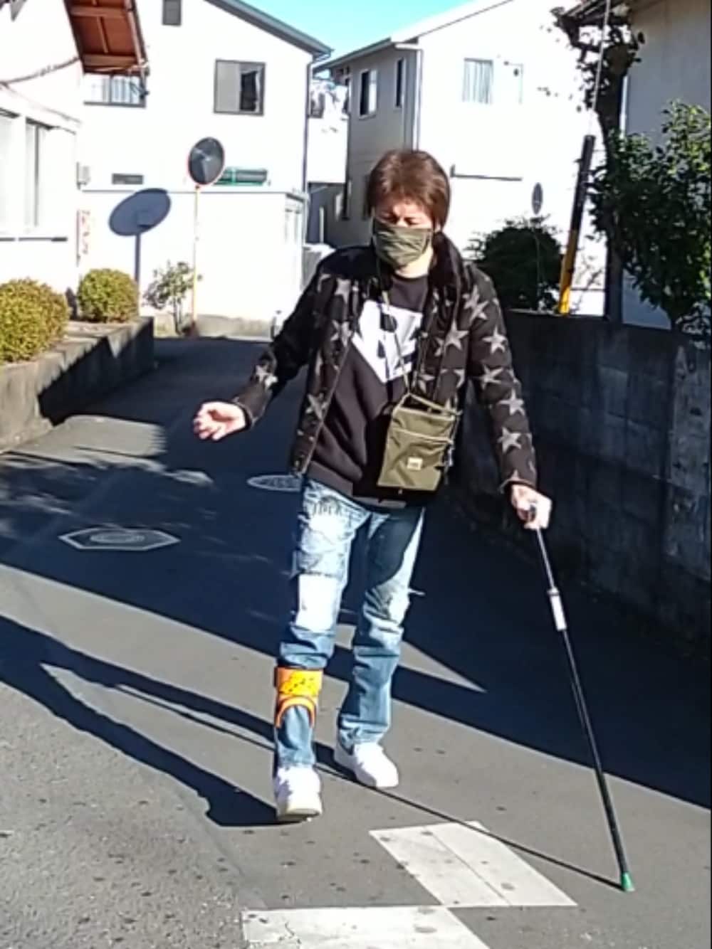 「ウォーキングスタイル」｜「WTAPSのアイテム（マスク、グリーン系）」を使った、🤘hiroyuki🤘さん（メンズ・181cm）の冬コーディネートの1枚目の写真