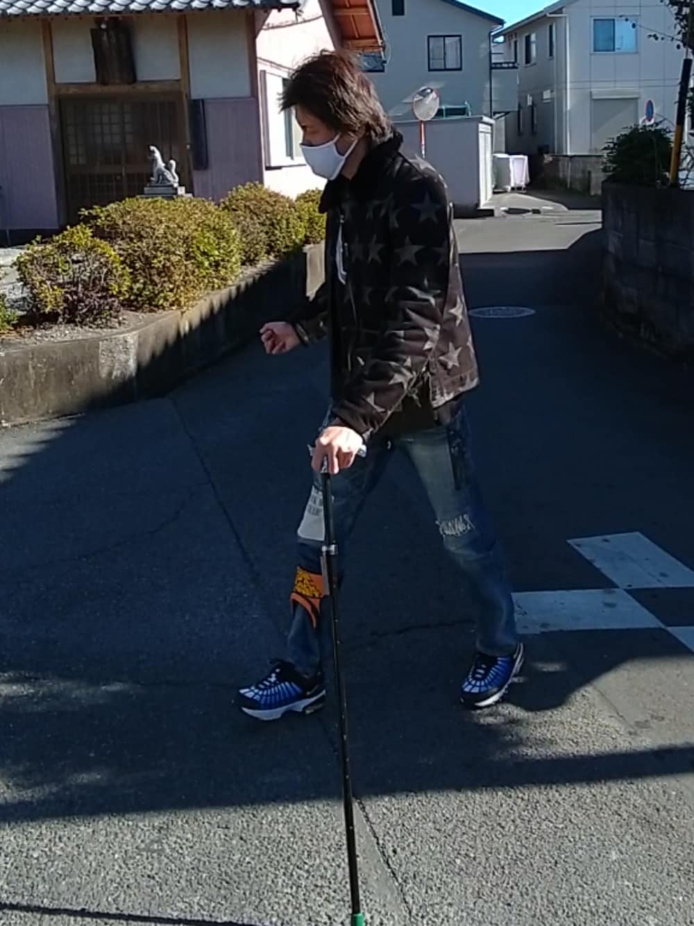 「ウォーキングスタイル」｜「WTAPSのダブルタップス（マスク、ホワイト系）」を使った、🤘hiroyuki🤘さん（メンズ・181cm）の冬コーディネートの1枚目の写真