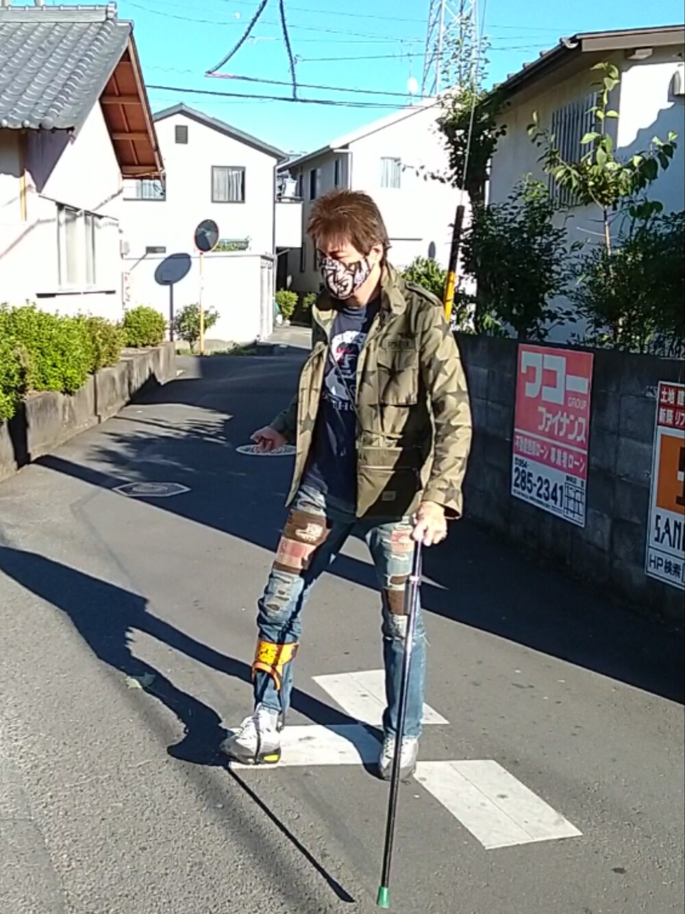 「ウォーキングスタイル」｜「A BATHING APEのとライバル柄（マスク、ベージュ系）」を使った、🤘hiroyuki🤘さん（メンズ・181cm）の秋コーディネートの1枚目の写真