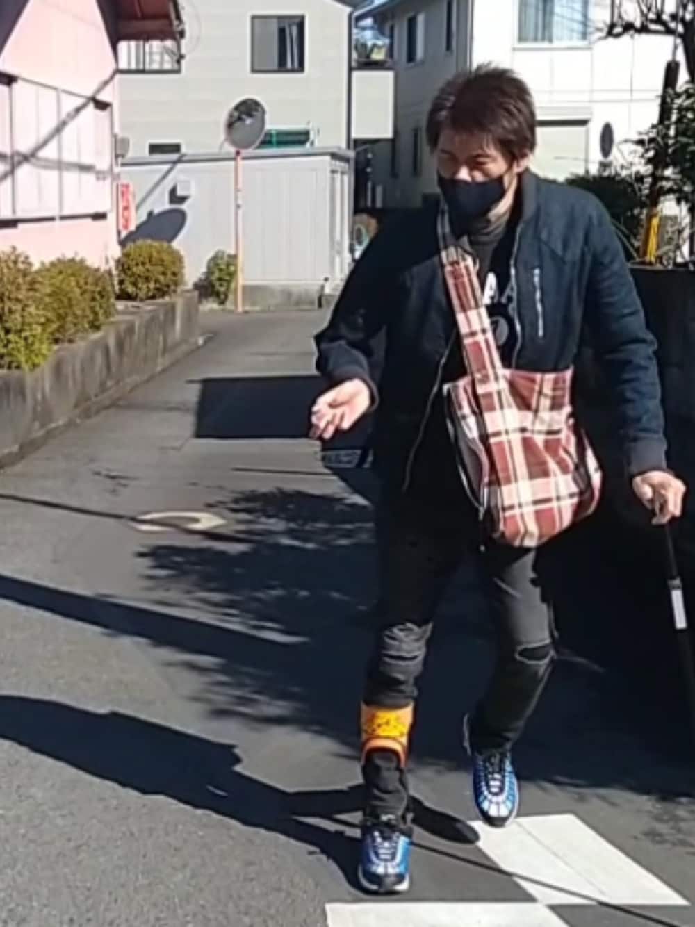 「ウォーキングスタイル」｜「NUMBER (N)INEのライダースデザイン（MA-1、ブラック系）」を使った、🤘hiroyuki🤘さん（メンズ・181cm）の冬コーディネートの1枚目の写真