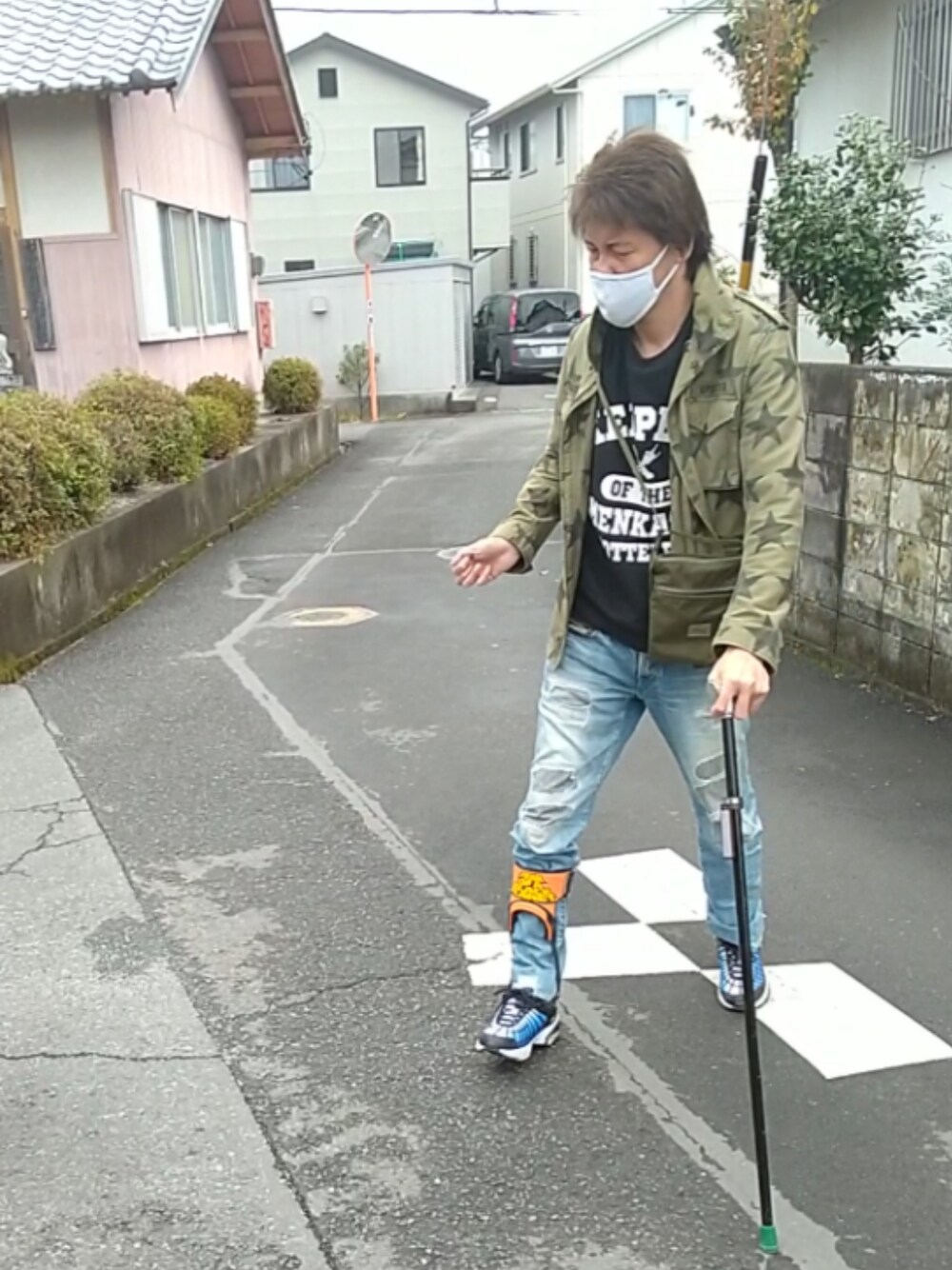 「ウォーキングスタイル」｜「WTAPSのダブルタップス（マスク、ホワイト系）」を使った、🤘hiroyuki🤘さん（メンズ・181cm）の冬コーディネートの1枚目の写真