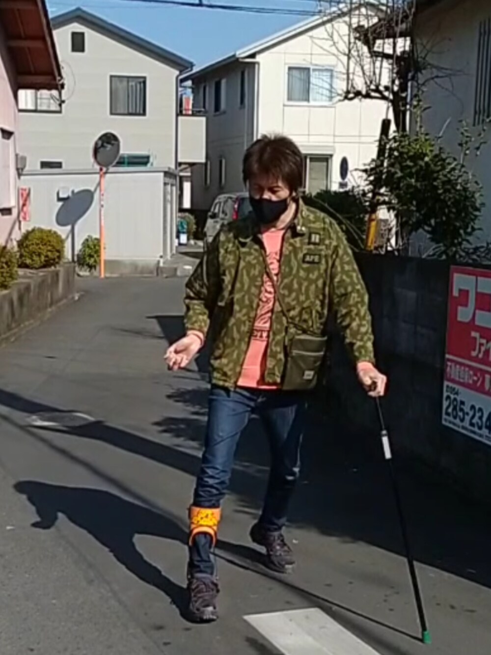 「ウォーキングスタイル」｜「NEIGHBORHOODのアイテム（マスク、ブルー系）」を使った、🤘hiroyuki🤘さん（メンズ・181cm）の春コーディネートの1枚目の写真