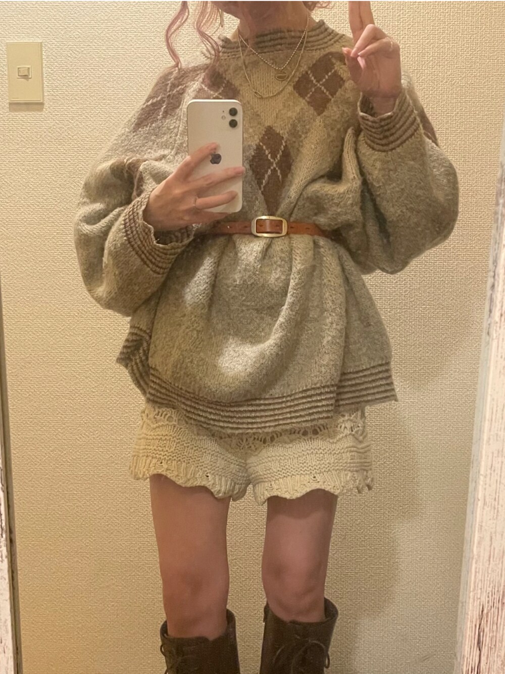 「冬コーデ、お洒落さんとつながりたい、カジュアルコーデ、ニット、ブラウン、ブーツ、ootd、古着」｜「usedのアイテム（ニット/セーター、ブラウン系）」を使った、yuk.さん（レディース・156cm）の冬コーディネートの1枚目の写真