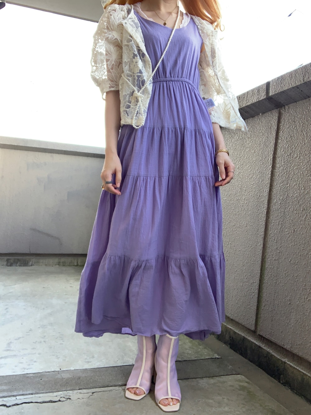 「シンプルコーデ、お洒落さんとつながりたい、ラクチンコーデ、chicoコーデ、ワンピース、ootd」｜「Chicoのオープントゥメッシュブーツサンダル（ブーツ、ホワイト系）」を使った、yuk.さん（レディース・156cm）の冬コーディネートの1枚目の写真