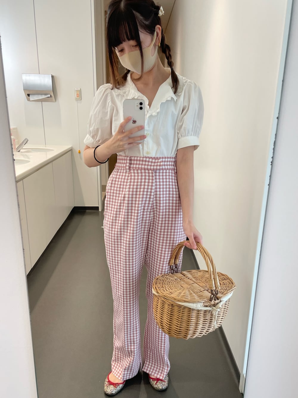 「夏、大人ガーリー、おしゃれさんと繋がりたい、骨格ウェーブ、ガーリー、ootd、フレンチガーリー、ギンガムチェック、かごバッグ、ピクニック」｜「usedのアイテム（かごバッグ、ブラウン系）」を使った、yuk.さん（レディース・156cm）の夏コーディネートの1枚目の写真