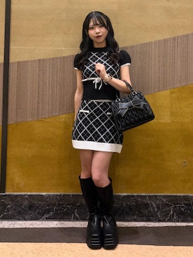 「MAJESTIC LEGON（マジェスティックレゴン）のアイテム（ショルダーバッグ）」を使った、れいなさん（レディース・156cm）の秋コーディネート