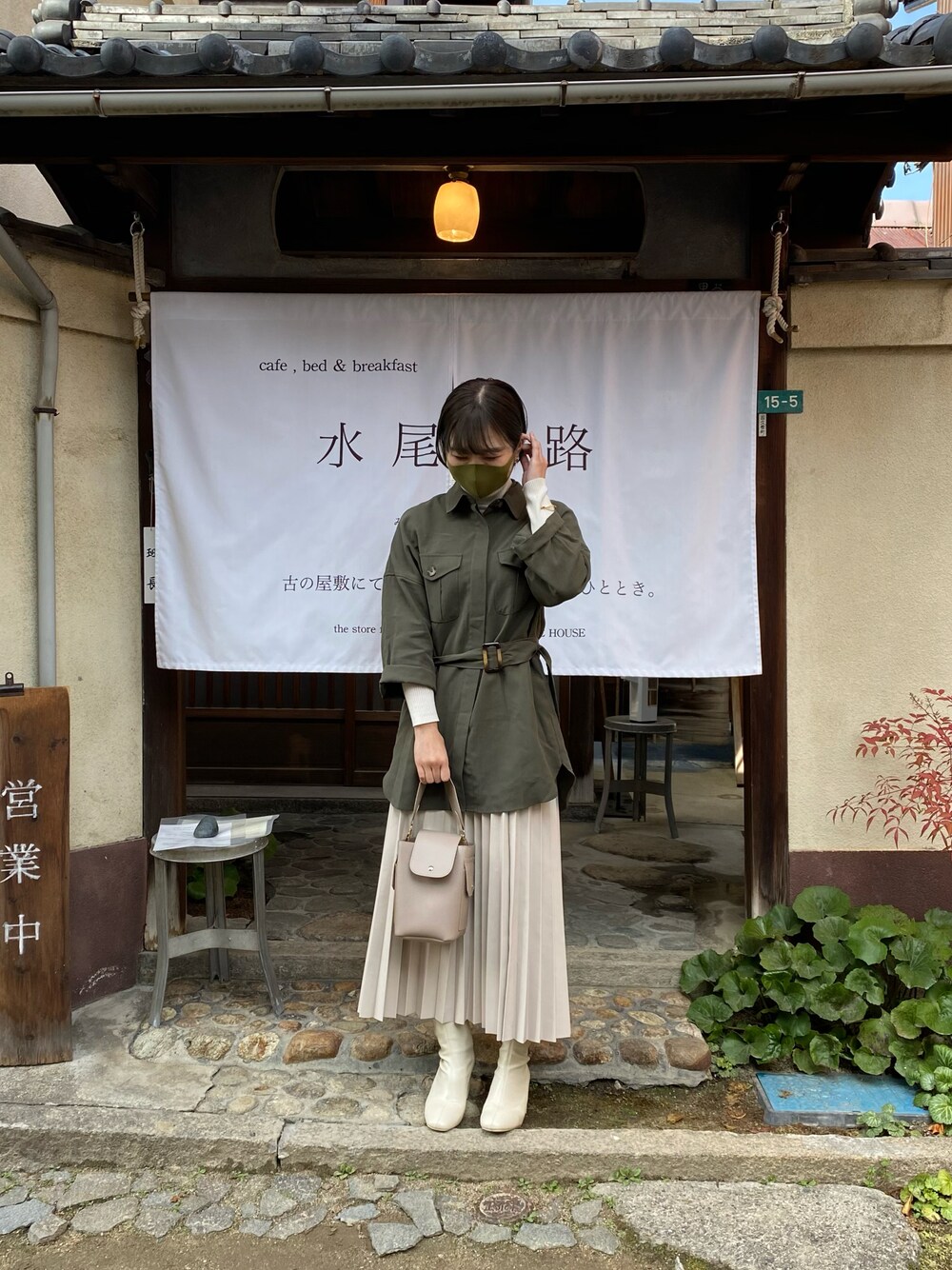 「ZARAのアイテム（シャツ/ブラウス、グリーン系）」を使った、さちさん（レディース・162cm）の秋コーディネートの1枚目の写真