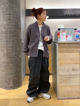 「アイテム（カーゴパンツ）」を使った、AIKAさん（レディース・159cm・30代）の冬コーディネート