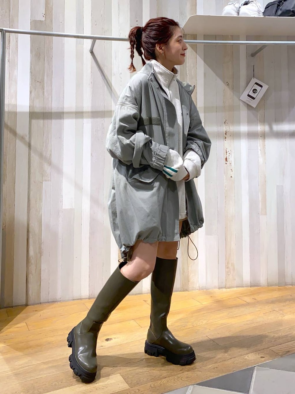 ラグソールバックジップロングブーツ/971015を使ったショップスタッフ