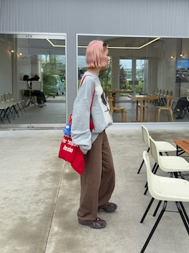 「MIRROR STOKE（ミラーストーク）の【ZOZO限定】MIRROR FACE/FLOWER SWEATSHIRT/ミラーフェイス/フラワースウェットシャツ（スウェット、グレー系）」を使った、12anna23さん（レディース・158cm）の秋コーディネート
