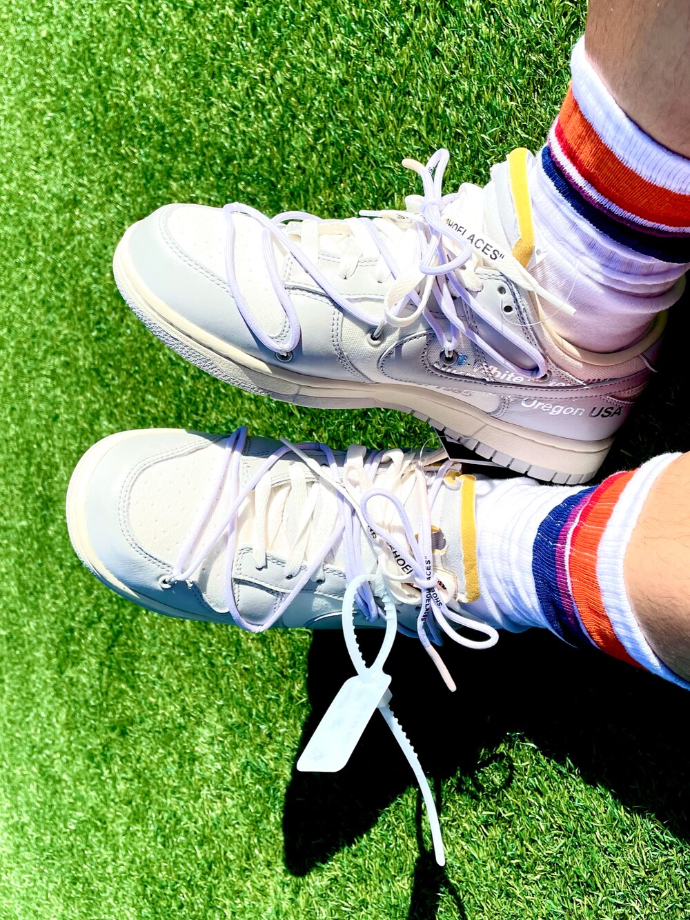 「NIKE、スニーカー、ラインソックス、オフホワイト、off white、ampm、ファミマ靴下、スニーカーコーデ」｜「NIKEのアイテム（スニーカー、グレー系）」を使った、TOMOさん（メンズ・165cm）の秋コーディネートの1枚目の写真