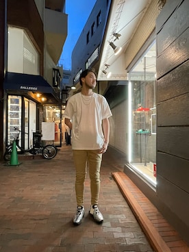 「surt（サート）のアイテム（チノパンツ）」を使った、Renさん（メンズ・182cm）の春コーディネート
