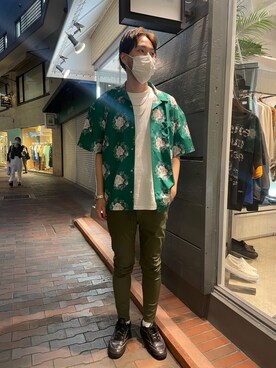 「surt（サート）のアイテム（チノパンツ）」を使った、Renさん（メンズ・182cm）の春コーディネート