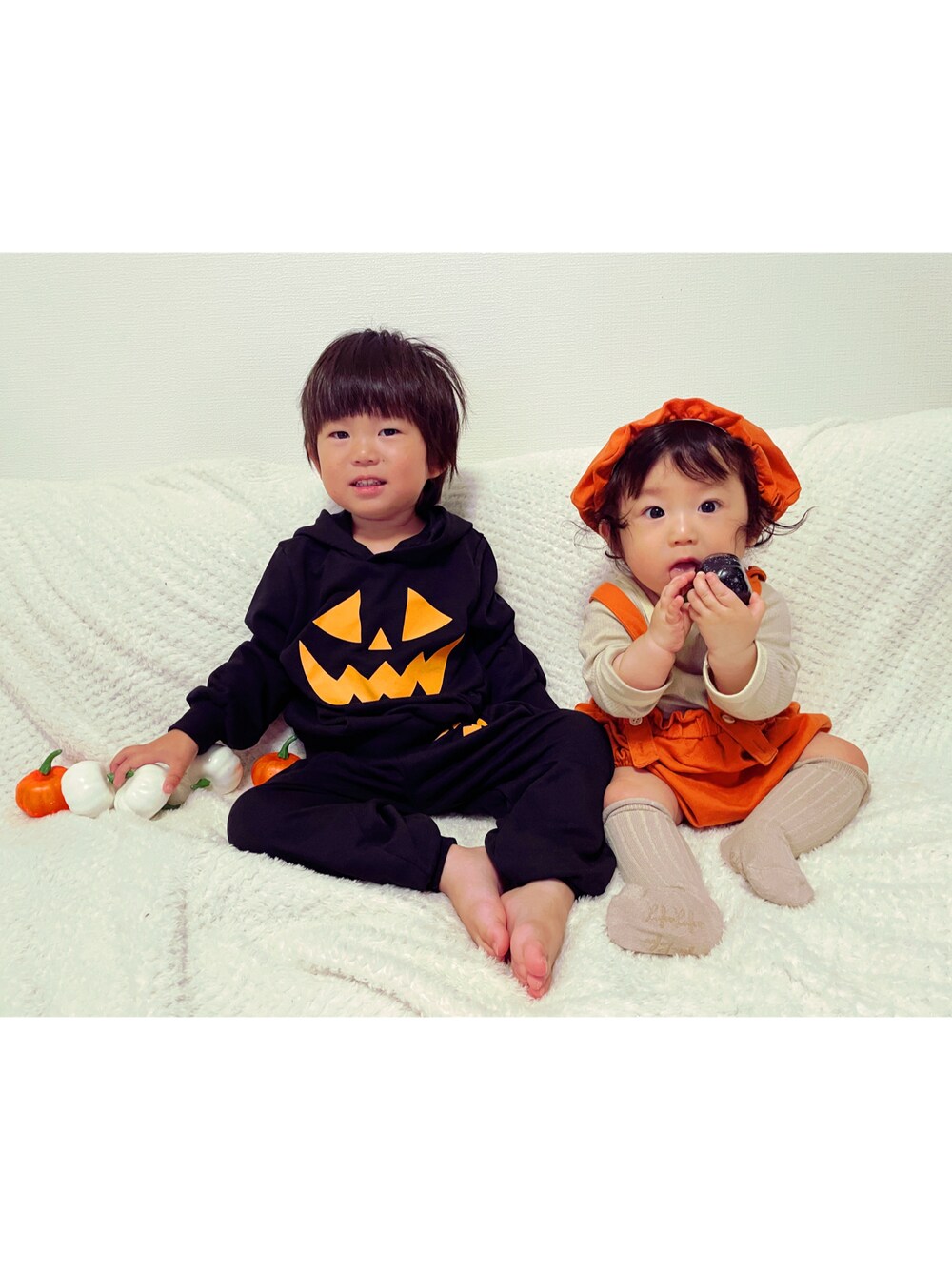 「男の子、男の子コーデ、兄弟コーデ、キッズコーデ、ベビーコーデ、仮装、ハロウィン」｜「SHEINのアイテム（オールインワン・サロペット、オレンジ系）」を使った、そらひなさん（キッズ・80cm）の秋コーディネートの1枚目の写真