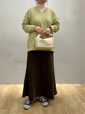 「AMERICAN HOLIC」｜「アイテム（スウェット）」を使った、しずかさん（レディース・163cm）の冬コーディネート