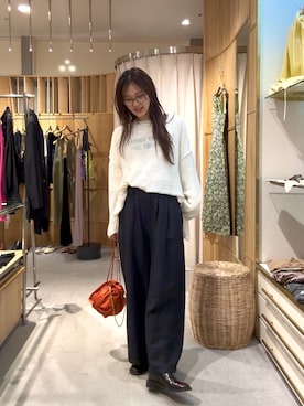 「SHENERY（シーナリー）のリネンオーバーニット（ニット/セーター、ホワイト系）」を使った、Chisato Tagamiさん（レディース・163cm）の春コーディネート