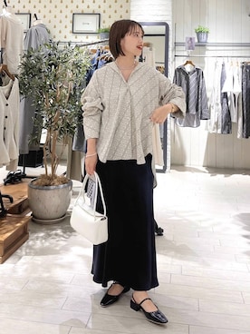 「A part by（アパートバイ）のカトリーヌサテンナロースカート（スカート、ブルー系）」を使った、maruさん（レディース・158cm）の春コーディネート