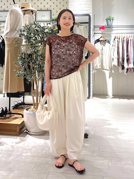 「シアートップス」｜「アイテム（Tシャツ/カットソー、ブラウン系）」を使った、maruさん（レディース・157cm）の夏コーディネート