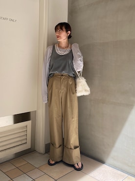 「巾着バッグ」｜「アイテム（チノパンツ）」を使った、ささきともみさん（レディース・158cm）の秋コーディネート