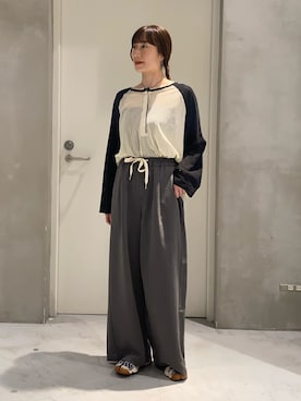 「CIAOPANIC TYPY（チャオパニックティピー）の【2WAY】シアーラグランヘンリーネックTee（Tシャツ/カットソー、ホワイト系）」を使った、ささきともみさん（レディース・158cm）の春コーディネート