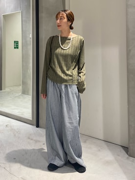 「CIAOPANIC TYPY（チャオパニックティピー）のカラビナ付きベロアスタッズ巾着BAG（トートバッグ）」を使った、ささきともみさん（レディース・158cm）の秋コーディネート