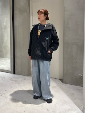 「アイテム（マウンテンパーカー）」を使った、ささきともみさん（レディース・158cm）の秋コーディネート