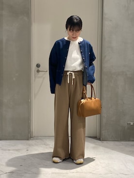 「GEVACO（ゲバコ）のアイテム」を使った、ささきともみさん（レディース・158cm）の冬コーディネート