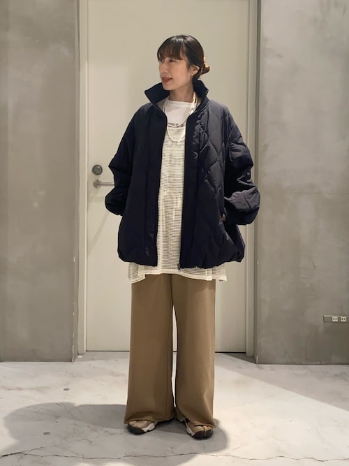 セール】【軽量/春まで使える】切り替えキルティングスタンドカラー