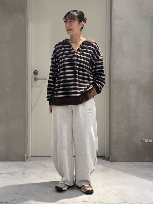 セール】【3サイズ展開】ワンポイントロゴ刺繍スウェットカーブパンツ