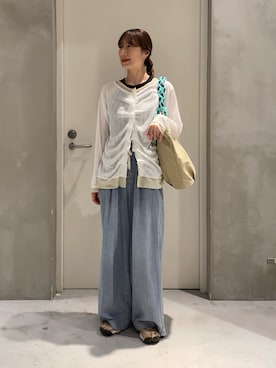 「CIAOPANIC TYPY（チャオパニックティピー）の【冷房・日焼け対策にも◎】フロントタックレイヤードライクメランジリブシアーカーディガン（カーディガン/ボレロ、ホワイト系）」を使った、ささきともみさん（レディース・158cm）の夏コーディネート