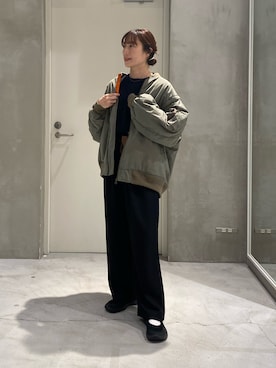 「アイテム（MA-1）」を使った、ささきともみさん（レディース・158cm）の秋コーディネート