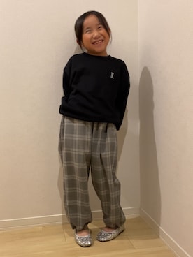 「アイテム（シューズ）」を使った、ささきともみさん（キッズ・120cm）の秋コーディネート