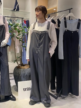 「WILLOW（ウィロー）の【willow】スラックスサロペット（サロペット/オーバーオール、グレー系）」を使った、ささきともみさん（レディース・158cm）の春コーディネート