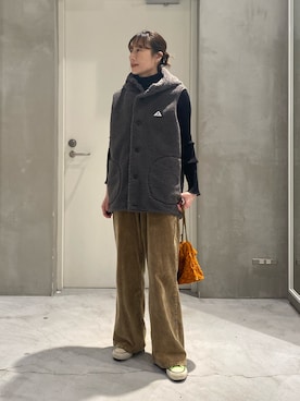 「アイテム（ショルダーバッグ、オレンジ系）」を使った、ささきともみさん（レディース・158cm）の秋コーディネート