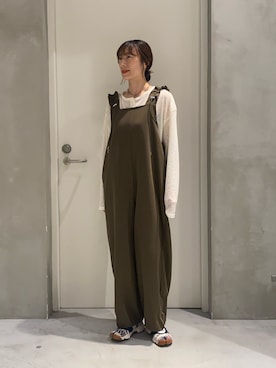「アイテム（オールインワン・サロペット、グリーン系）」を使った、ささきともみさん（レディース・158cm）の秋コーディネート