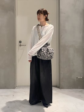 「CIAOPANIC TYPY（チャオパニックティピー）の【2WAY】針抜きシアーホックヘンリートップス（Tシャツ/カットソー、ホワイト系）」を使った、ささきともみさん（レディース・158cm）の春コーディネート