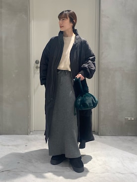 「アイテム（スカート、グレー系）」を使った、ささきともみさん（レディース・158cm）の冬コーディネート