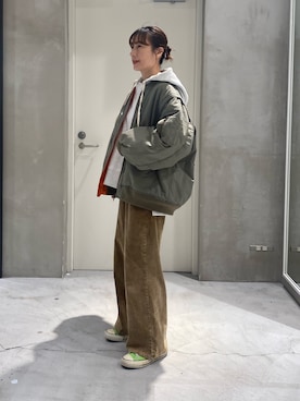 「アイテム（MA-1）」を使った、ささきともみさん（レディース・158cm）の秋コーディネート