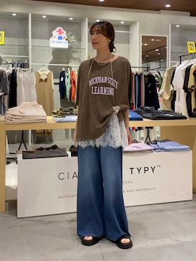 「アイテム（バレッタ/ヘアクリップ、ホワイト系）」を使った、ささきともみさん（レディース・158cm）の秋コーディネート