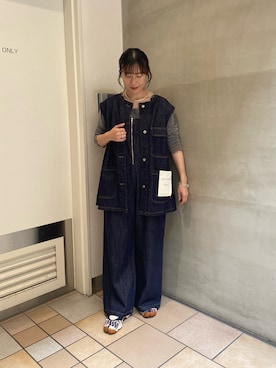 「アイテム（オールインワン・サロペット）」を使った、ささきともみさん（レディース・158cm）の秋コーディネート