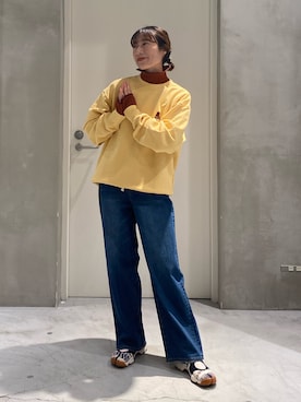 「アイテム（スウェット、イエロー系）」を使った、ささきともみさん（レディース・158cm）の冬コーディネート