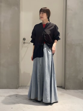 「CIAOPANIC TYPY（チャオパニックティピー）の≪裾レイヤード≫シアーバンドカラーシャツ（シャツ/ブラウス、ブラック系）」を使った、ささきともみさん（レディース・158cm）の春コーディネート